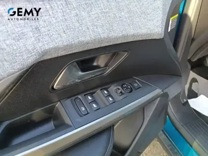 Photo 11 Peugeot 3008  Hybrid 136 e-DCS6