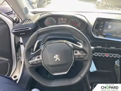 Photo 16 Peugeot 2008  PureTech 130 S&S EAT8