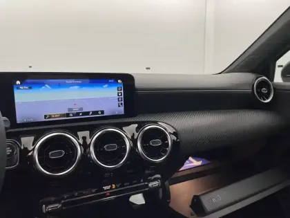 Photo 56 Mercedes Classe A  250 e 8G-DCT