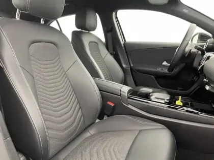 Photo 27 Mercedes Classe A  250 e 8G-DCT