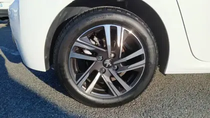 Photo 13 Peugeot 208  PureTech 100 S&S BVM6