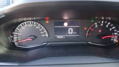 Photo 17 Peugeot 208  PureTech 100 S&S BVM6