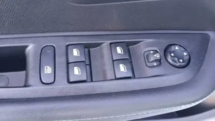 Photo 32 Peugeot 208  PureTech 100 S&S BVM6