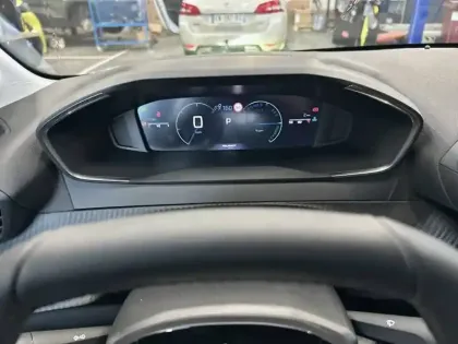Photo 29 Peugeot 208  Hybrid 110 e-DCS6
