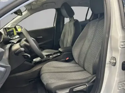 Photo 10 Peugeot 208  Hybrid 110 e-DCS6