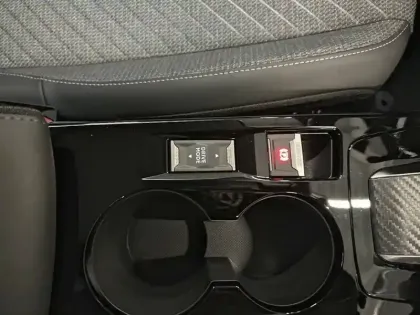 Photo 18 Peugeot 208  Hybrid 110 e-DCS6