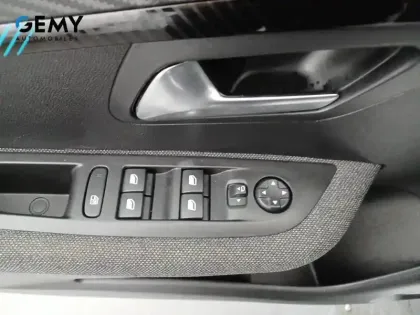 Photo 11 Peugeot 208  PureTech 75 S&S BVM5