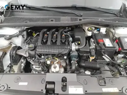 Photo 54 Peugeot 208  PureTech 75 S&S BVM5