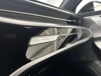 Photo 38 Audi A6  Avant 50 TFSIe 299 ch S tronic 7 Quattro