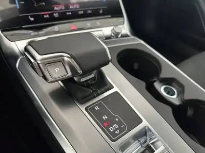 Photo 16 Audi A6  Avant 50 TFSIe 299 ch S tronic 7 Quattro