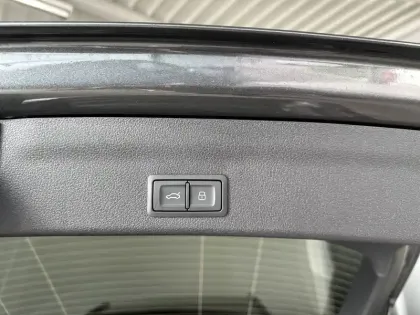 Photo 14 Audi A6  Avant 50 TFSIe 299 ch S tronic 7 Quattro