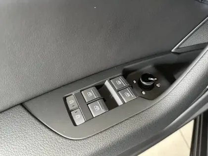 Photo 18 Audi A6  Avant 50 TFSIe 299 ch S tronic 7 Quattro