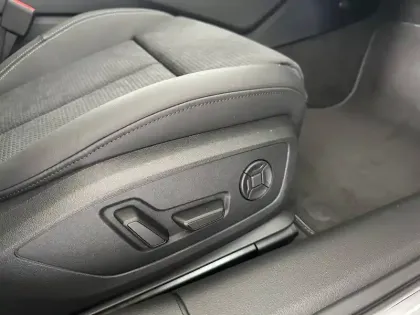 Photo 26 Audi A6  Avant 50 TFSIe 299 ch S tronic 7 Quattro