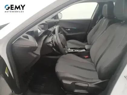 Photo 8 Peugeot 2008  PureTech 130 S&S EAT8