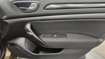 Photo 21 Renault Megane Mégane IV Berline dCi 110 Energy