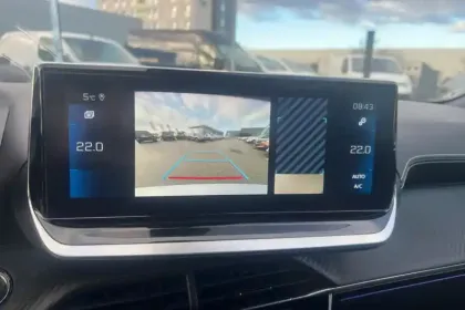 Photo 21 Peugeot 2008  PureTech 130 S&S EAT8