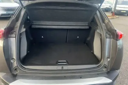 Photo 8 Peugeot 2008  PureTech 130 S&S EAT8