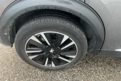 Photo 14 Peugeot 2008  PureTech 130 S&S EAT8