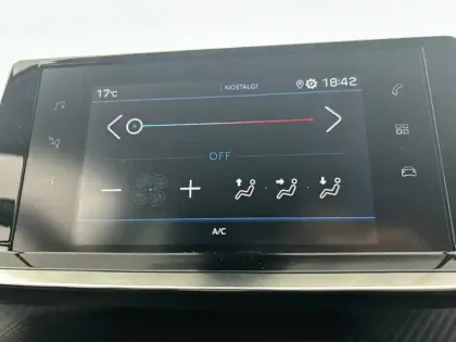 Photo 51 Peugeot 208  PureTech 100 S&S BVM6