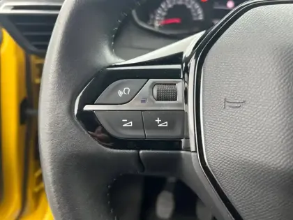 Photo 45 Peugeot 208  PureTech 100 S&S BVM6