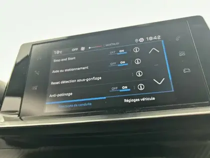 Photo 54 Peugeot 208  PureTech 100 S&S BVM6