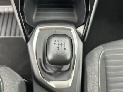 Photo 41 Peugeot 208  PureTech 100 S&S BVM6