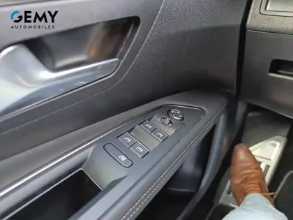 Photo 27 Peugeot 3008  PureTech 130ch S&S EAT8