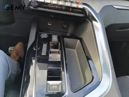 Photo 23 Peugeot 3008  PureTech 130ch S&S EAT8