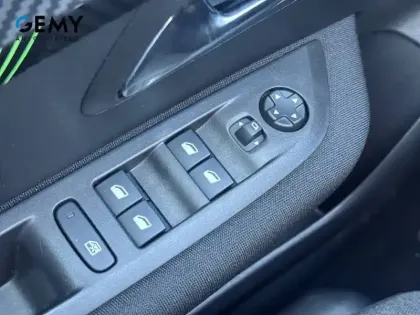 Photo 14 Peugeot 208  PureTech 75 S&S BVM5