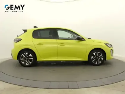 Photo 24 Peugeot 208  Hybrid 100 e-DCS6