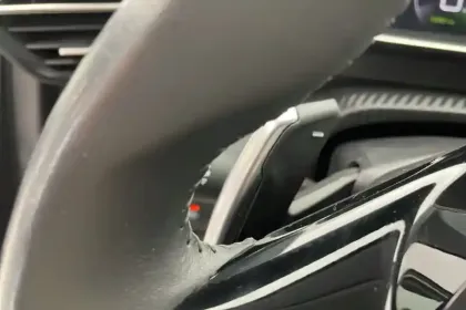 Photo 19 Peugeot 208  PureTech 100 S&S EAT8