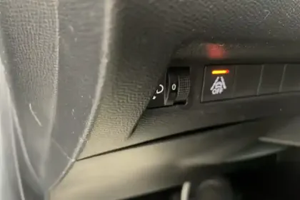 Photo 17 Peugeot 208  PureTech 100 S&S EAT8