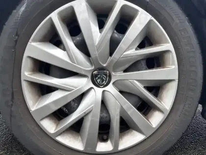 Photo 33 Peugeot 308 Gén. III Ph1 Active Pack 5