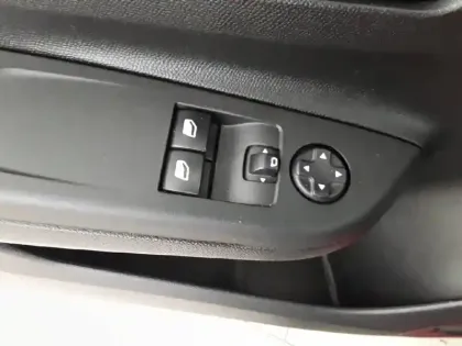 Photo 67 Opel Corsa Gén. VI Ph1 Edition 5