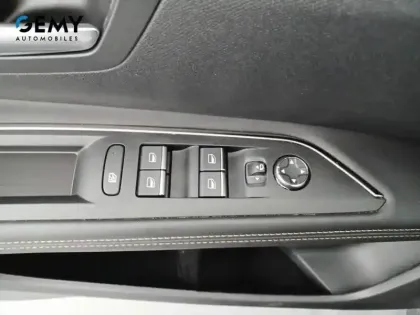 Photo 11 Peugeot 3008  PureTech 130ch S&S EAT8
