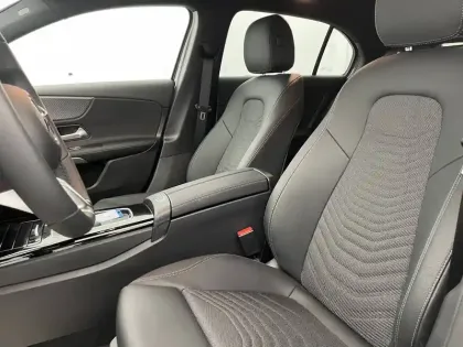 Photo 46 Mercedes Classe A  180 7G-DCT