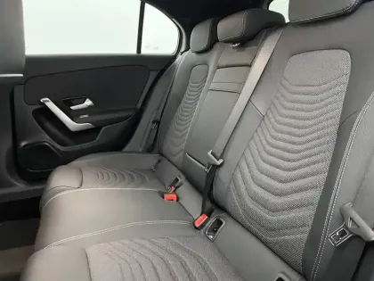 Photo 15 Mercedes Classe A  180 7G-DCT