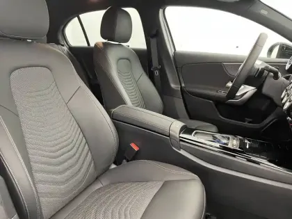 Photo 27 Mercedes Classe A  180 7G-DCT