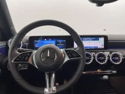 Photo 85 Mercedes Classe A  180 7G-DCT