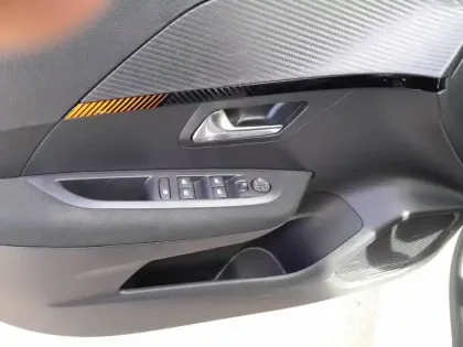 Photo 15 Peugeot 208  PureTech 75 S&S BVM5