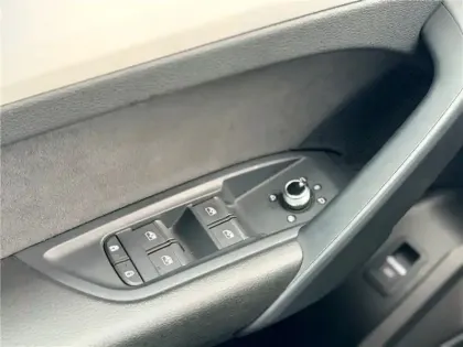 Photo 24 Audi Q5 35 TDI 163 S TRONIC 7