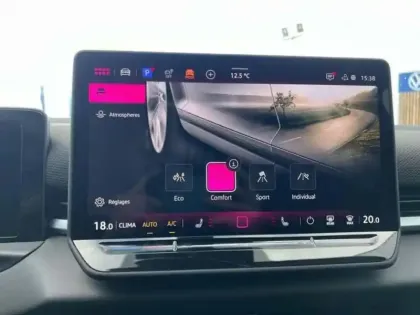 Photo 6 Volkswagen T-roc Gén. II Ph1 Style 5