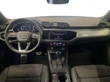 Photo 7 Audi Q3 35 TFSI 150 ch S tronic 7 S line