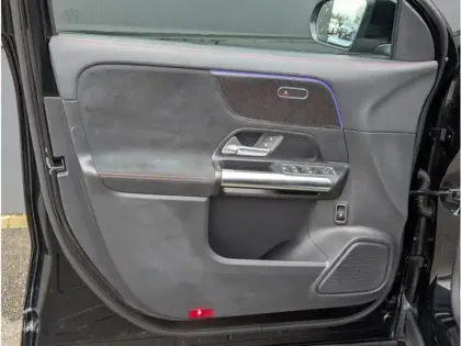 Photo 15 Mercedes GLA 250 e 