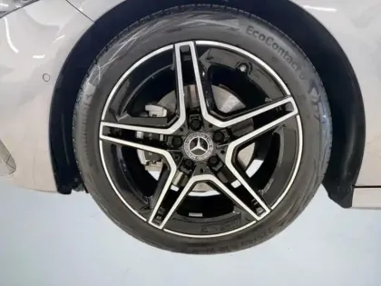 Photo 8 Mercedes Classe A 200 d AMG Line