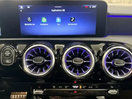 Photo 11 Mercedes Classe A 200 d AMG Line