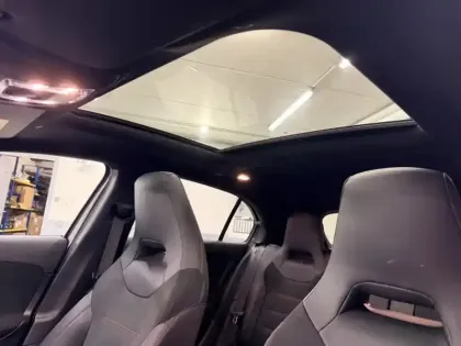 Photo 18 Mercedes Classe A 200 d AMG Line