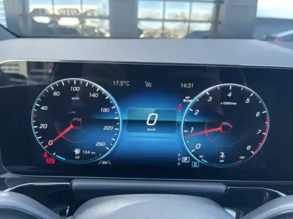 Photo 17 Mercedes Classe B 200 AMG Line Edition