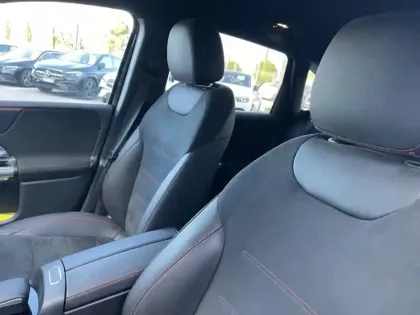 Photo 16 Mercedes Classe B 200 AMG Line Edition