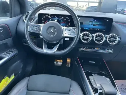 Photo 12 Mercedes Classe B 200 AMG Line Edition